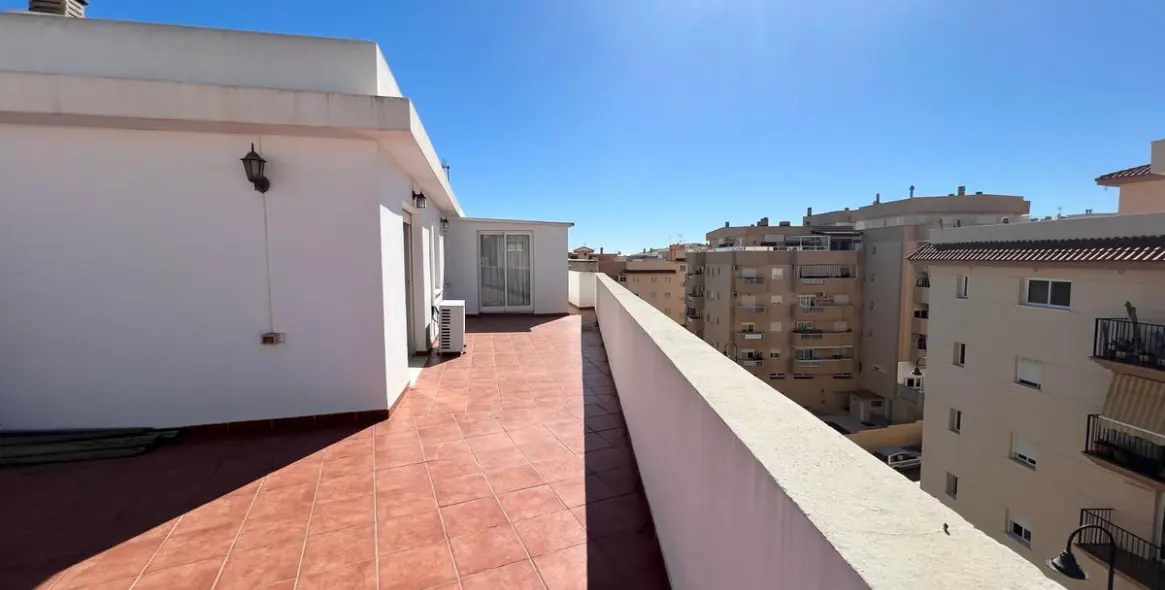 Sale of penthouse in Las Lagunas 9