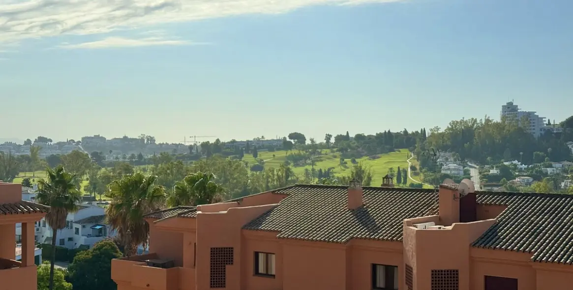 Продажа апартаментов на среднем этаже в Benahavís 3