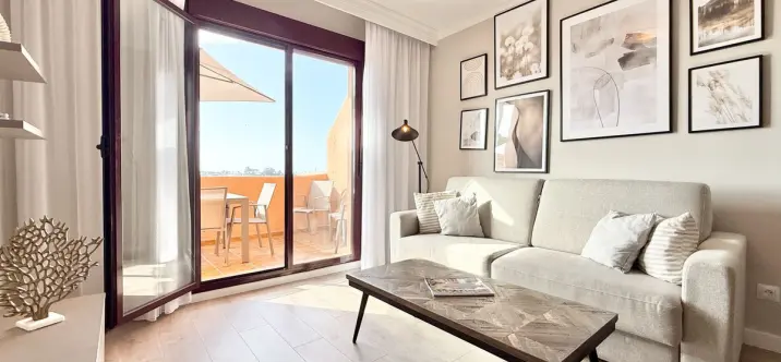 Venta de apartamento en planta media en Benahavís 4