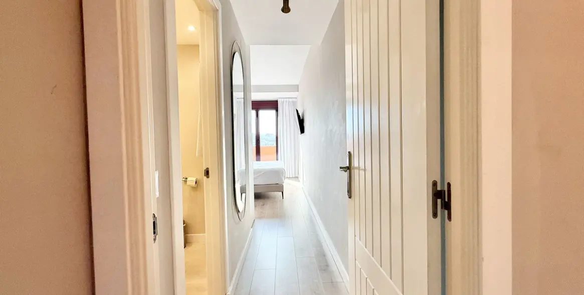 Продажа апартаментов на среднем этаже в Benahavís 17