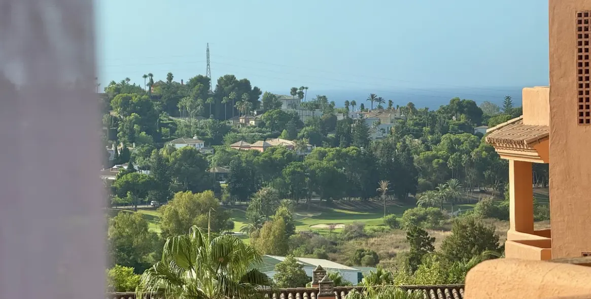 Продажа апартаментов на среднем этаже в Benahavís 23