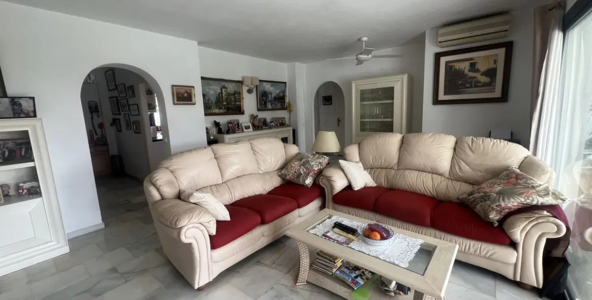 Продажа апартаментов на первом этаже в El Paraiso 4