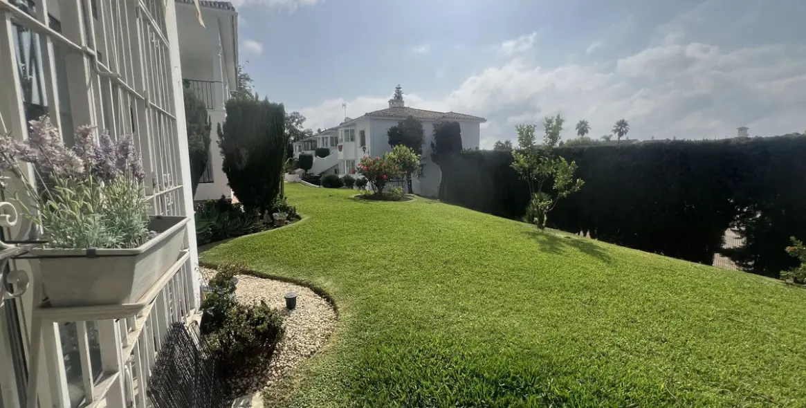 Продажа апартаментов на первом этаже в El Paraiso 6