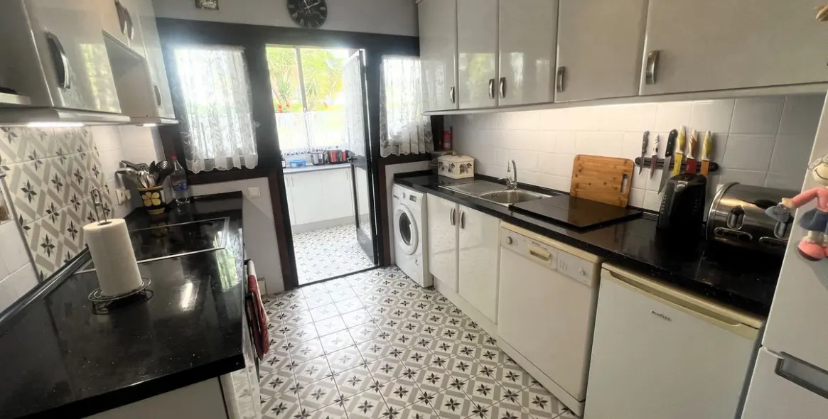 Продажа апартаментов на первом этаже в El Paraiso 7