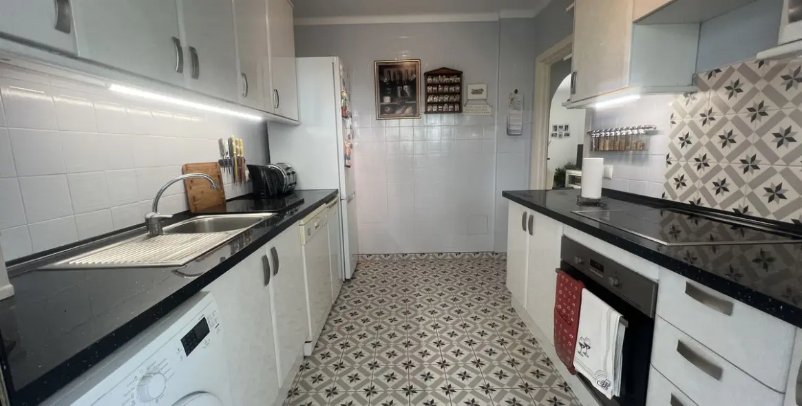 Продажа апартаментов на первом этаже в El Paraiso 9