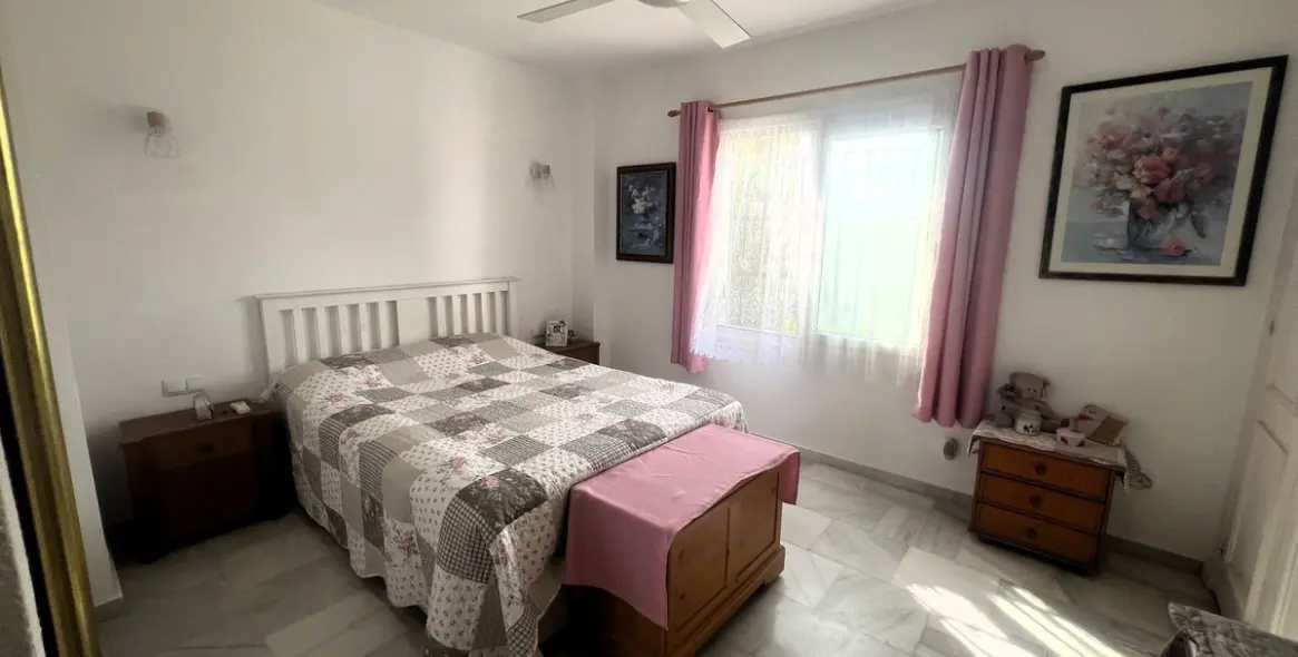 Продажа апартаментов на первом этаже в El Paraiso 10