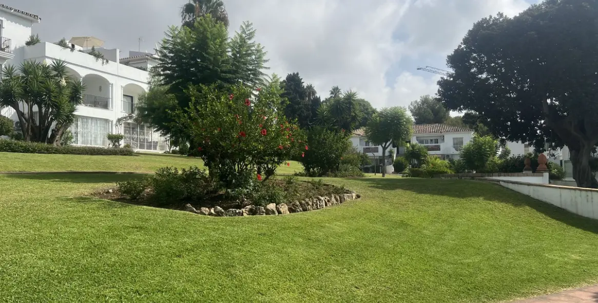 Продажа апартаментов на первом этаже в El Paraiso 20