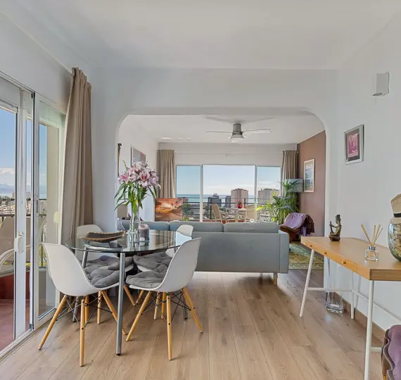 Venta de apartamento en planta media en Torremolinos