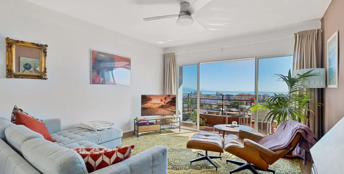 Sale of middle floor apartment in Torremolinos 3