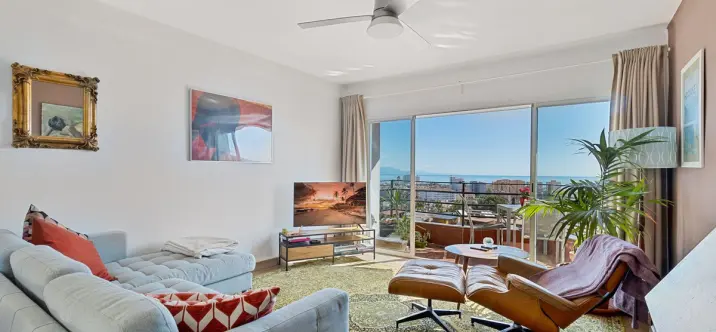 Venta de apartamento en planta media en Torremolinos 2