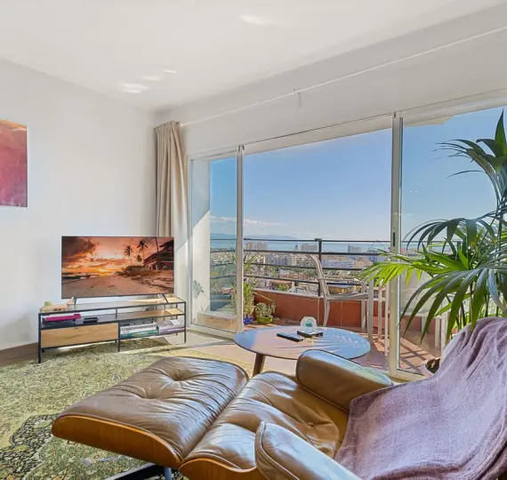 Venta de apartamento en planta media en Torremolinos