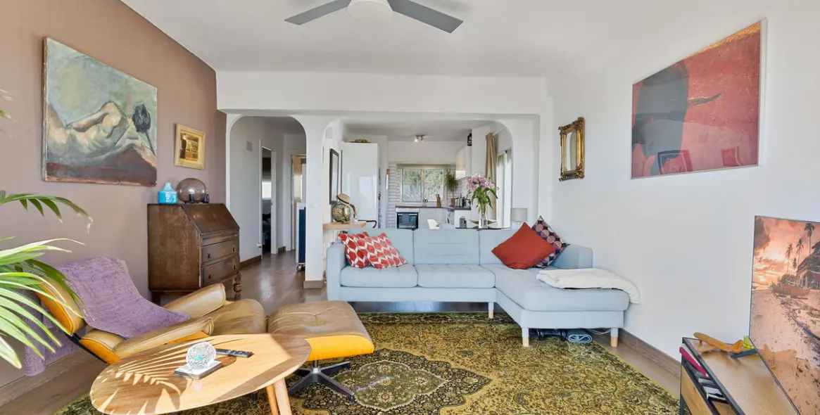 Sale of middle floor apartment in Torremolinos 5