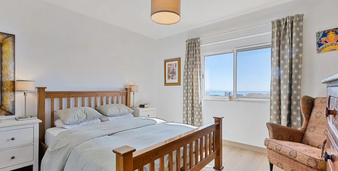 Sale of middle floor apartment in Torremolinos 11