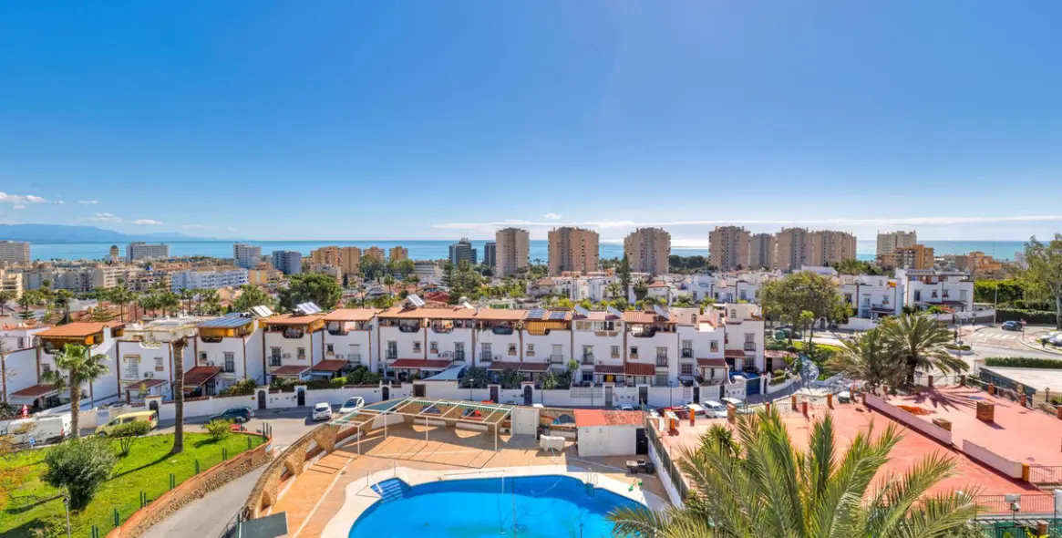 Sale of middle floor apartment in Torremolinos 17