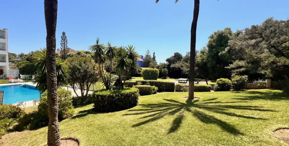 Sale of ground floor apartment in Marbesa 16