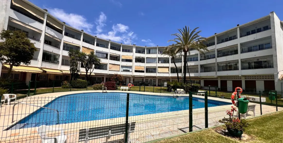 Sale of ground floor apartment in Marbesa 20