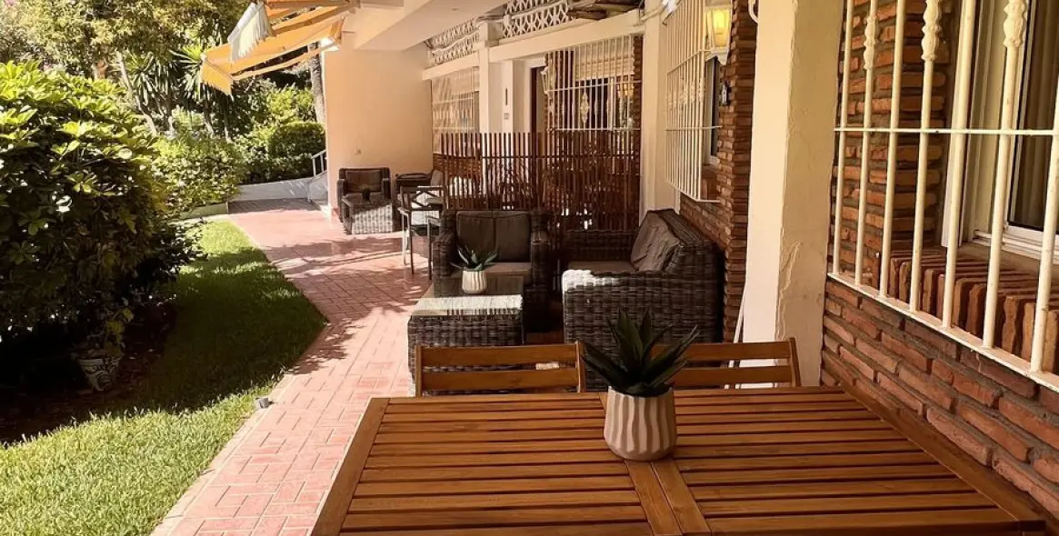 Venta de apartamento en planta baja en Marbesa 22