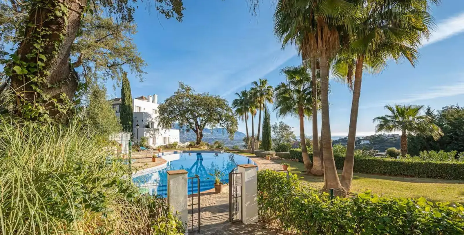 Sale of ground floor apartment in La Mairena 1