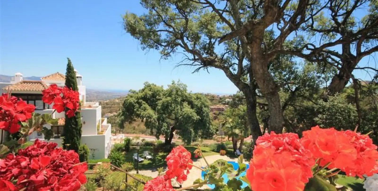 Sale of ground floor apartment in La Mairena 12