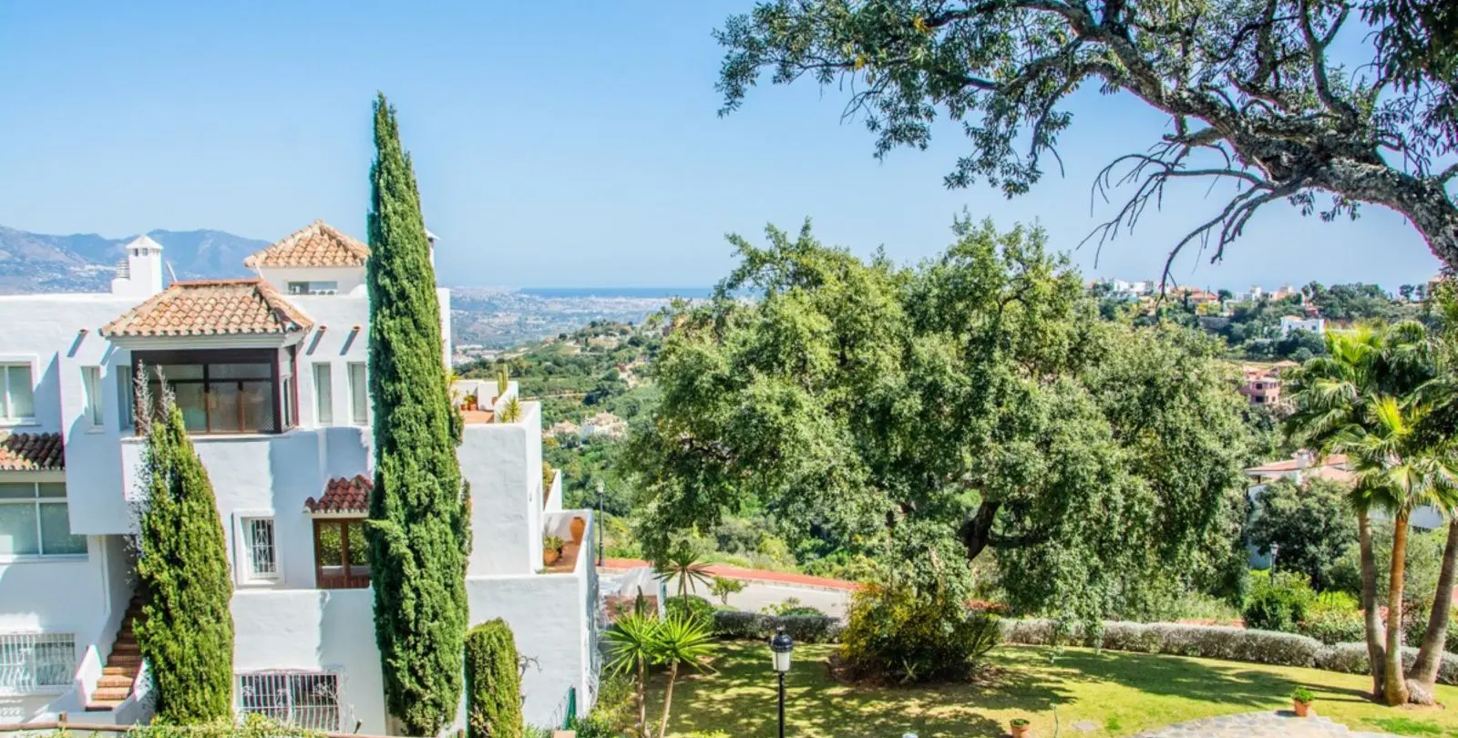Sale of ground floor apartment in La Mairena 15