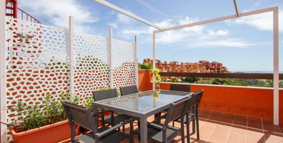 Sale of penthouse in Reserva de Marbella 2