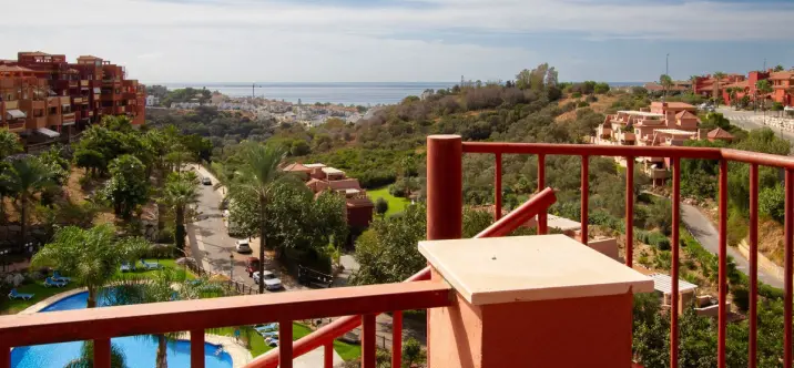 Sale of penthouse in Reserva de Marbella 3