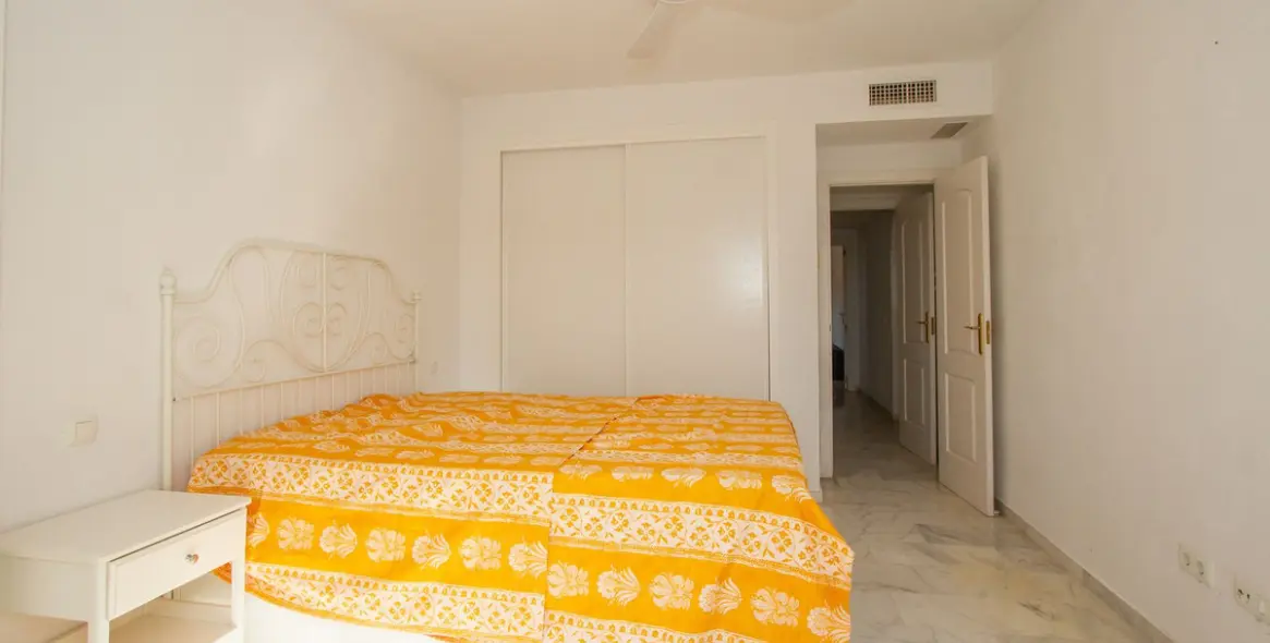 Sale of penthouse in Reserva de Marbella 10