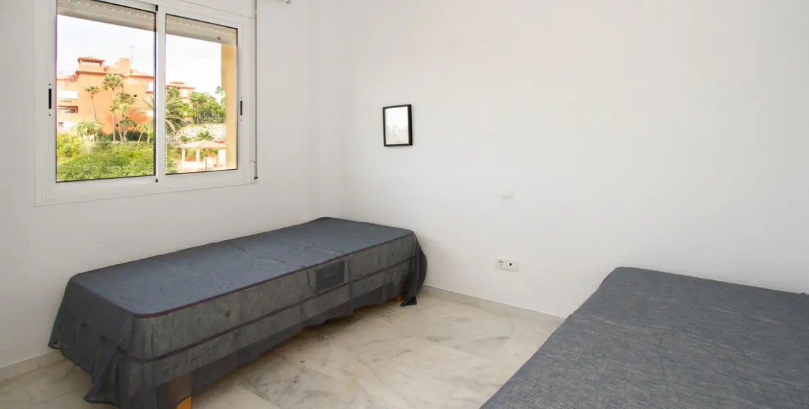 Sale of penthouse in Reserva de Marbella 14