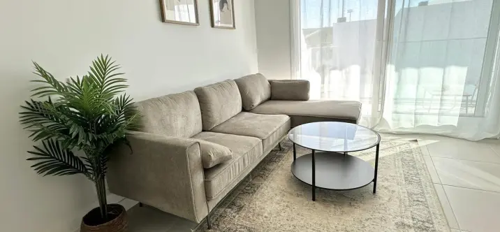 Sale of middle floor apartment in Estepona 0