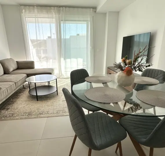 Sale of middle floor apartment in Estepona