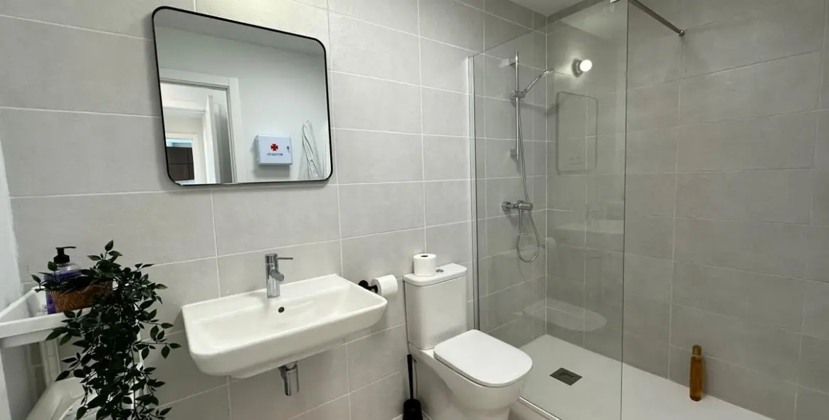 Sale of middle floor apartment in Estepona 10