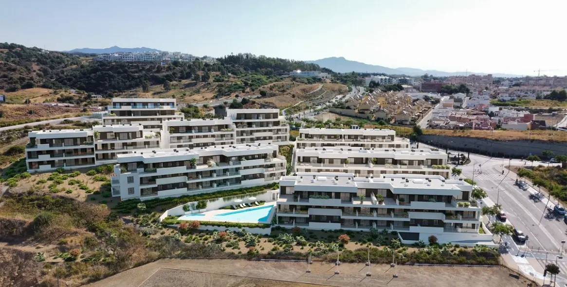 Sale of middle floor apartment in Estepona 16