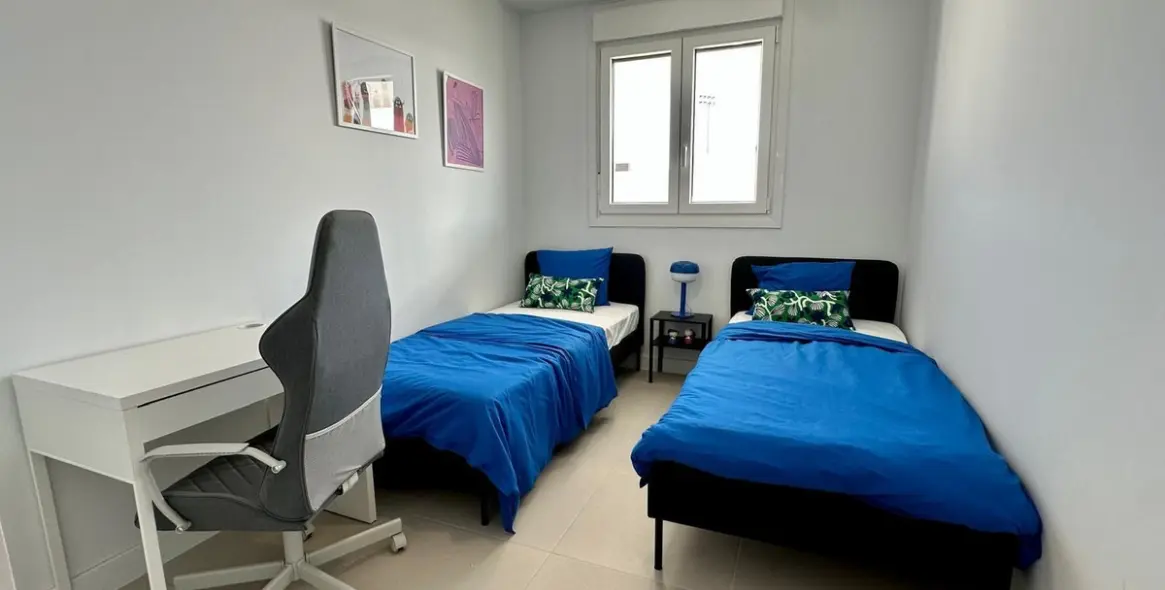 Sale of middle floor apartment in Estepona 17