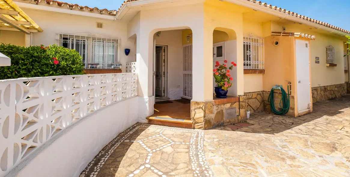 Sale of semi-detached house in Torrox Costa 1