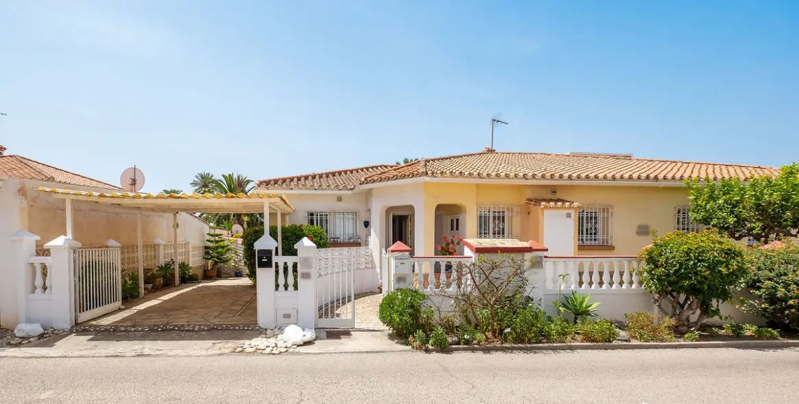 Sale of semi-detached house in Torrox Costa 24