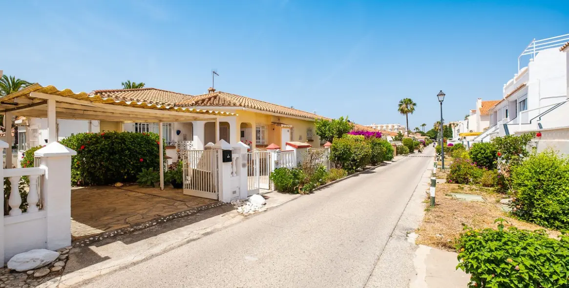 Sale of semi-detached house in Torrox Costa 25