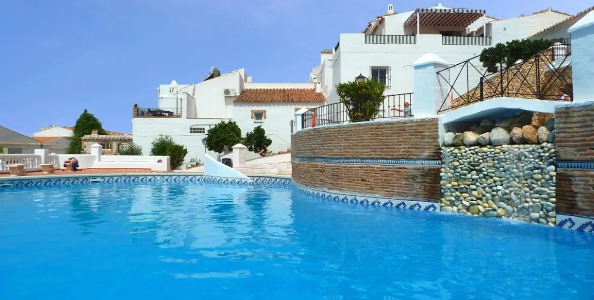 Sale of townhouse in Nerja 2
