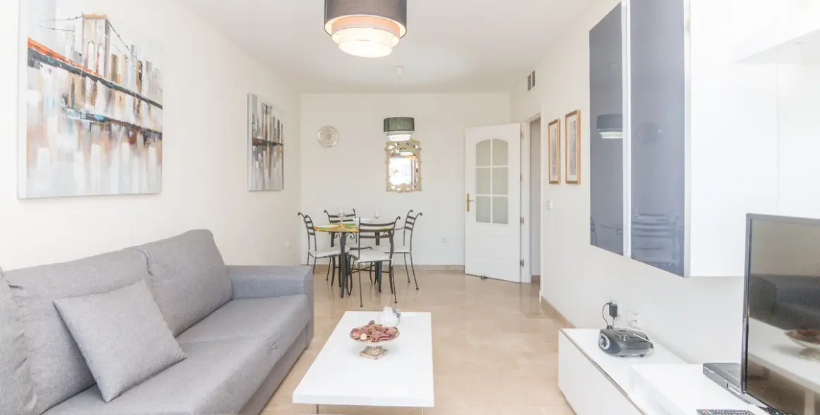 Sale of middle floor apartment in La Duquesa 3