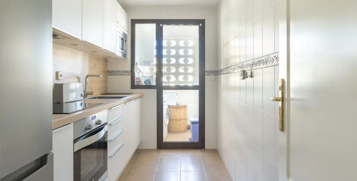 Sale of middle floor apartment in La Duquesa 8