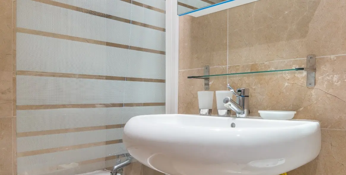 Sale of middle floor apartment in La Duquesa 12