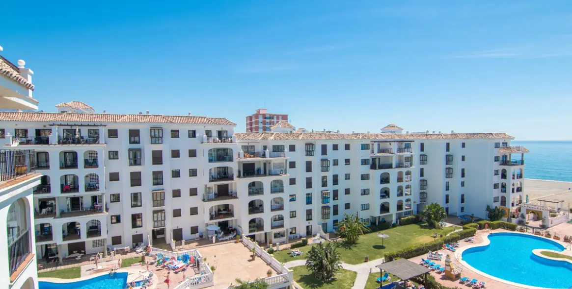 Продажа апартаментов на среднем этаже в La Duquesa 2