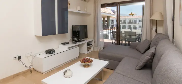 Sale of middle floor apartment in La Duquesa 4