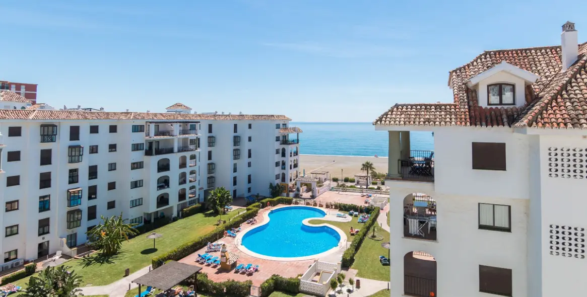 Продажа апартаментов на среднем этаже в La Duquesa 21