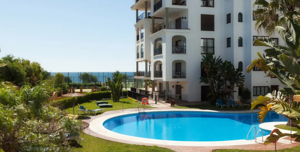 Продажа апартаментов на среднем этаже в La Duquesa 23