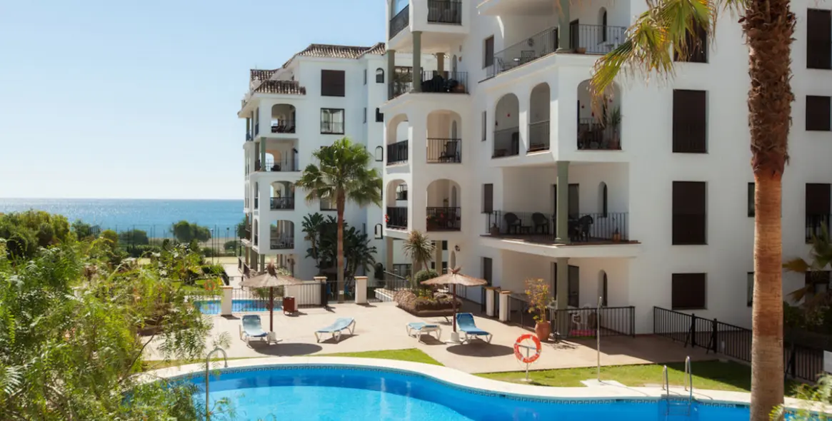 Продажа апартаментов на среднем этаже в La Duquesa 24