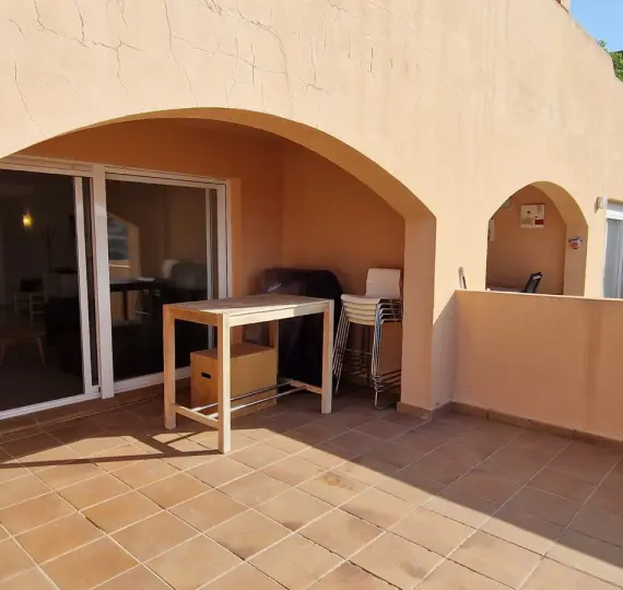 Продажа апартаментов на среднем этаже в Calahonda