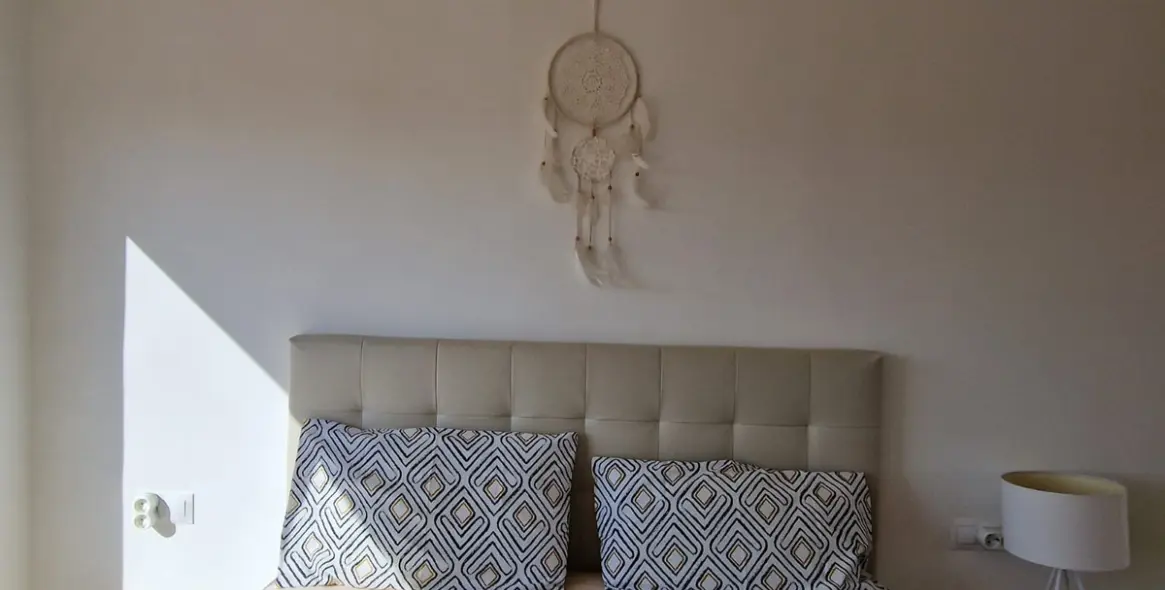 Sale of middle floor apartment in Calahonda 17