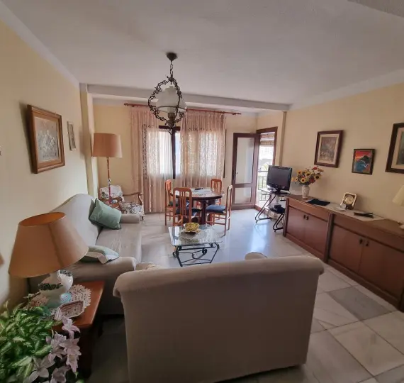 Venta de apartamento en planta media en Los Boliches