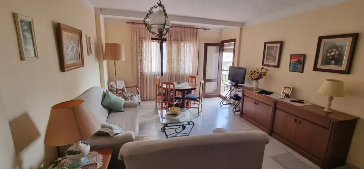 Venta de apartamento en planta media en Los Boliches 2