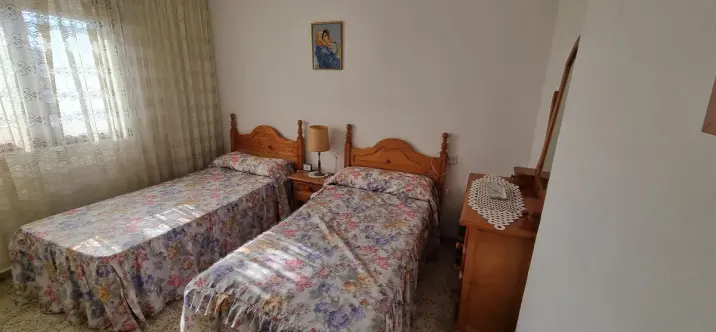 Venta de apartamento en planta media en Los Boliches 3